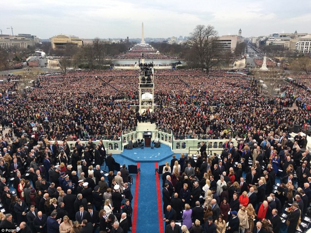 dailymailphotocrowd2